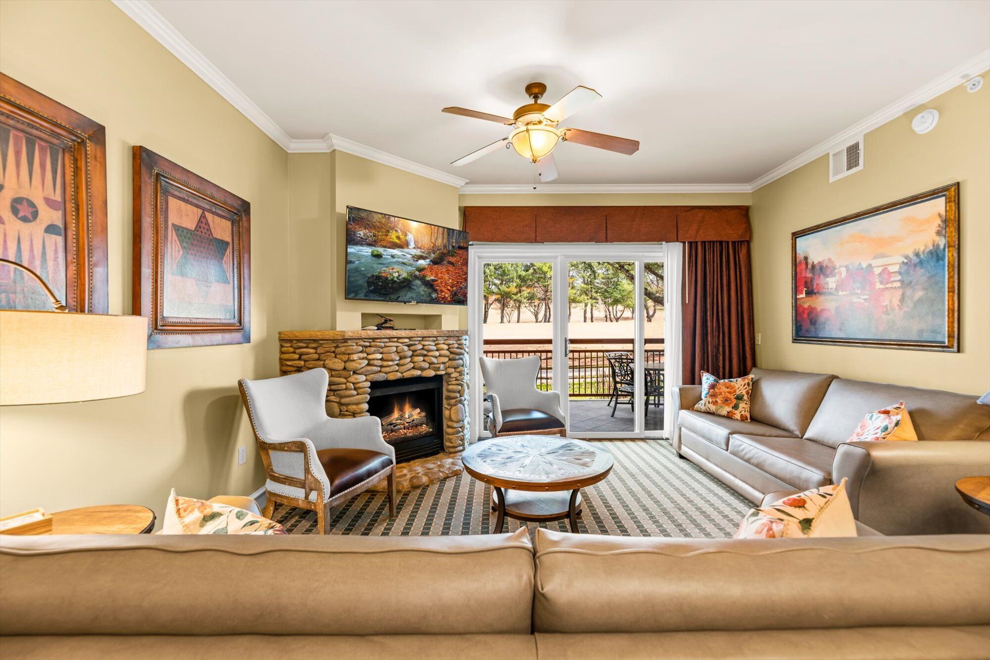 Family Friendly Condo - Prime Location - 5 mins from Dollywood - Luxury Resort