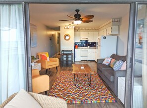 Smart TV, DVD player, books