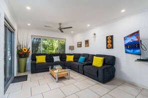 テレビ、ステレオ