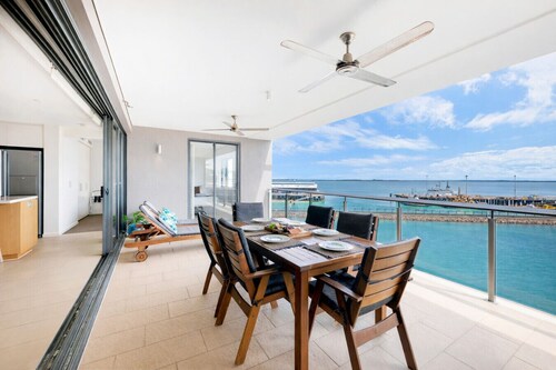 Seaside Serenity: Ocean View ~ Balcony Dining