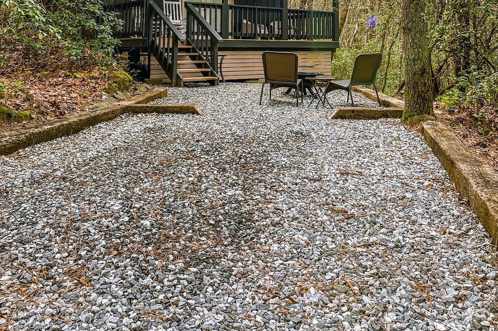 NEW Modern Boho Cabin 9min from Helen - Romantic Couples Getaway