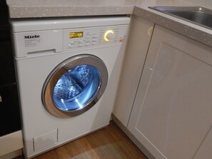 Interior - Comfortable Family Stay With Parking and Gardens (Cambridge)