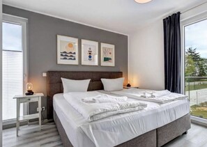 2 Schlafzimmer, Schreibtisch, Reisekinderbett, kostenloses WLAN