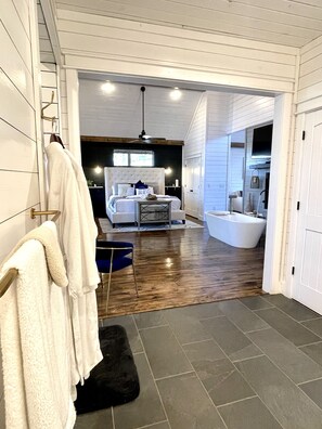 1 chambre, bureau, fer et planche à repasser, Wi-Fi gratuit