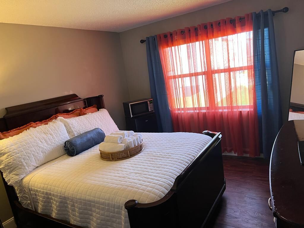 this entire unit consist of 3 bedrooms