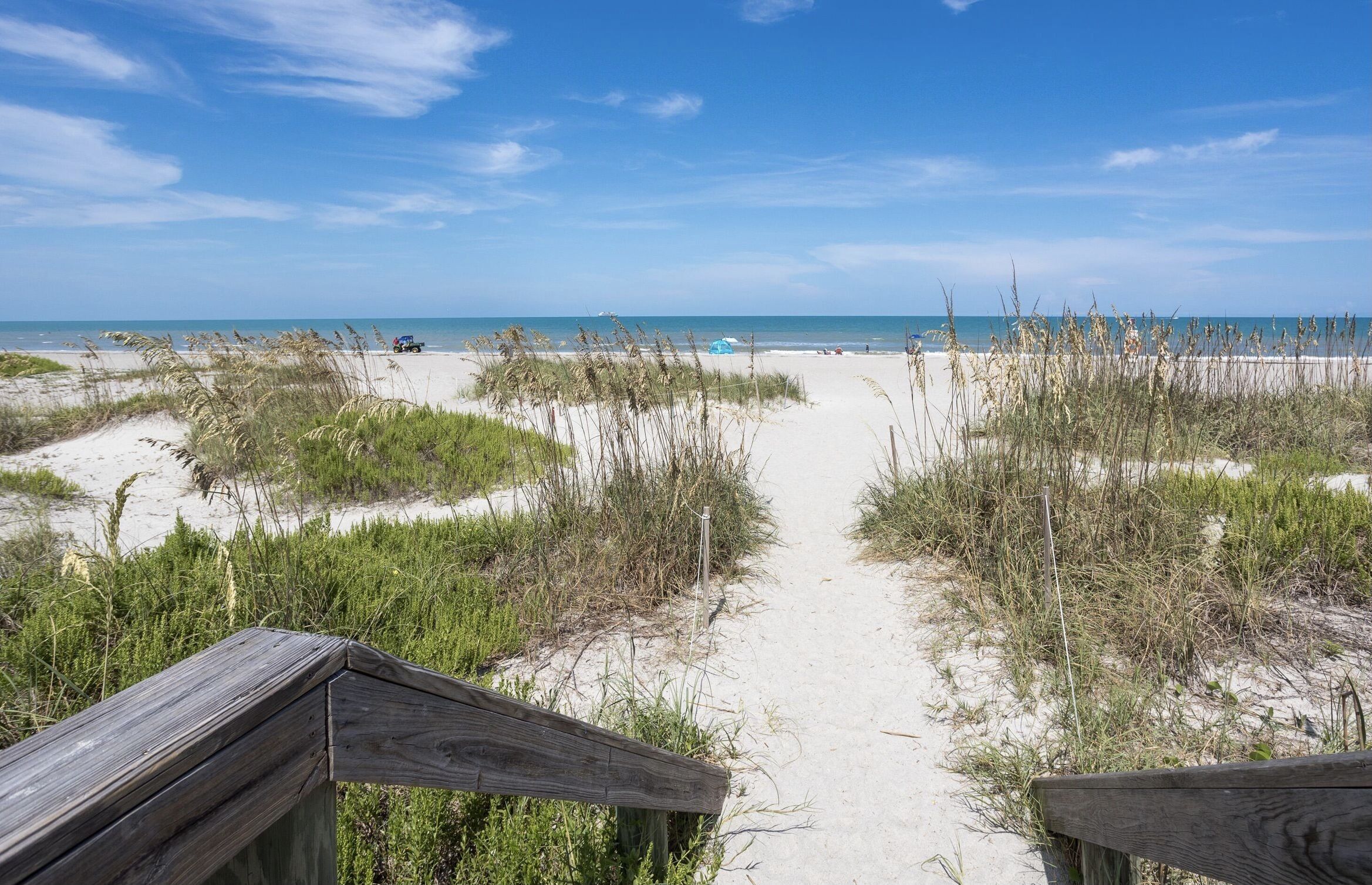 In Strandnähe, Liegestühle, Strandtücher