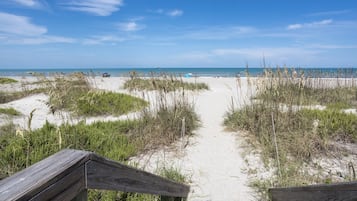 In StrandnĂ€he, LiegestĂŒhle, StrandtĂŒcher