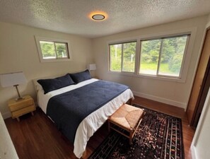 5 bedrooms, free WiFi, bed sheets