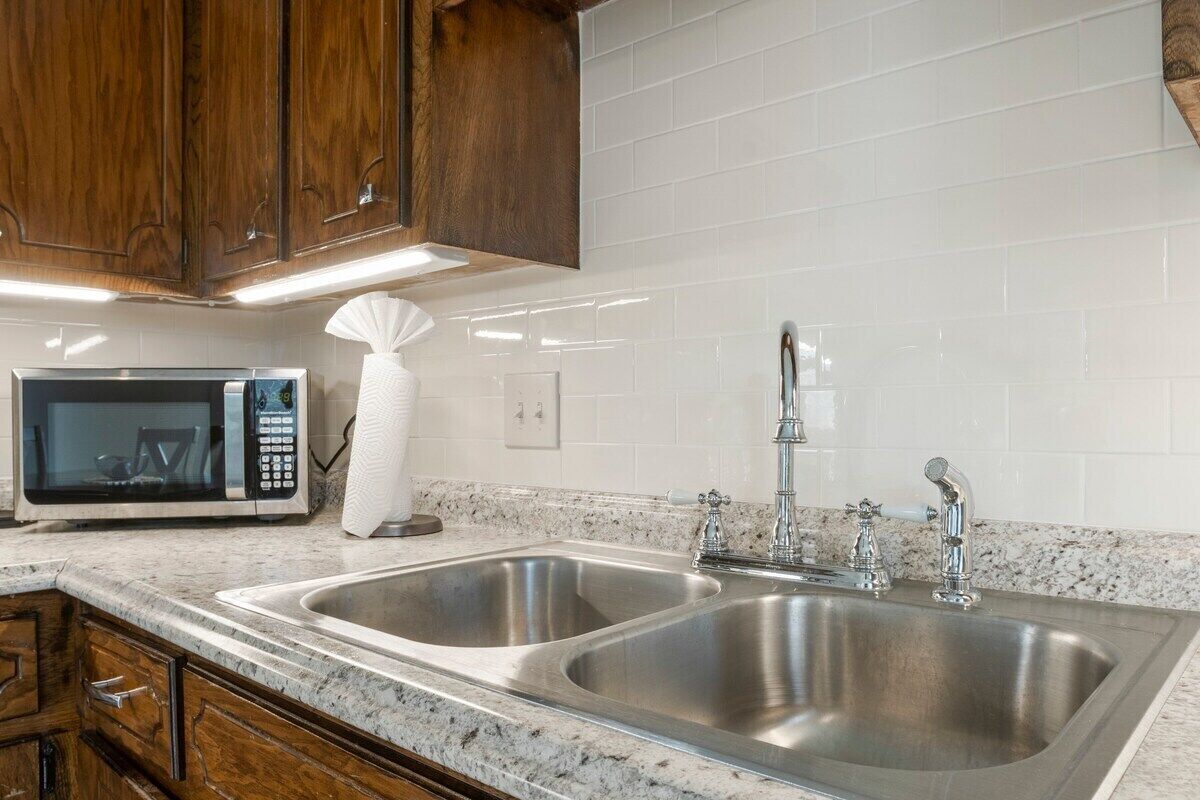 Microondas, horno, parrilla de estufa y lavavajillas 