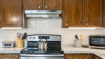 MikrovÄgsugn, ugn, spishÀll och diskmaskin