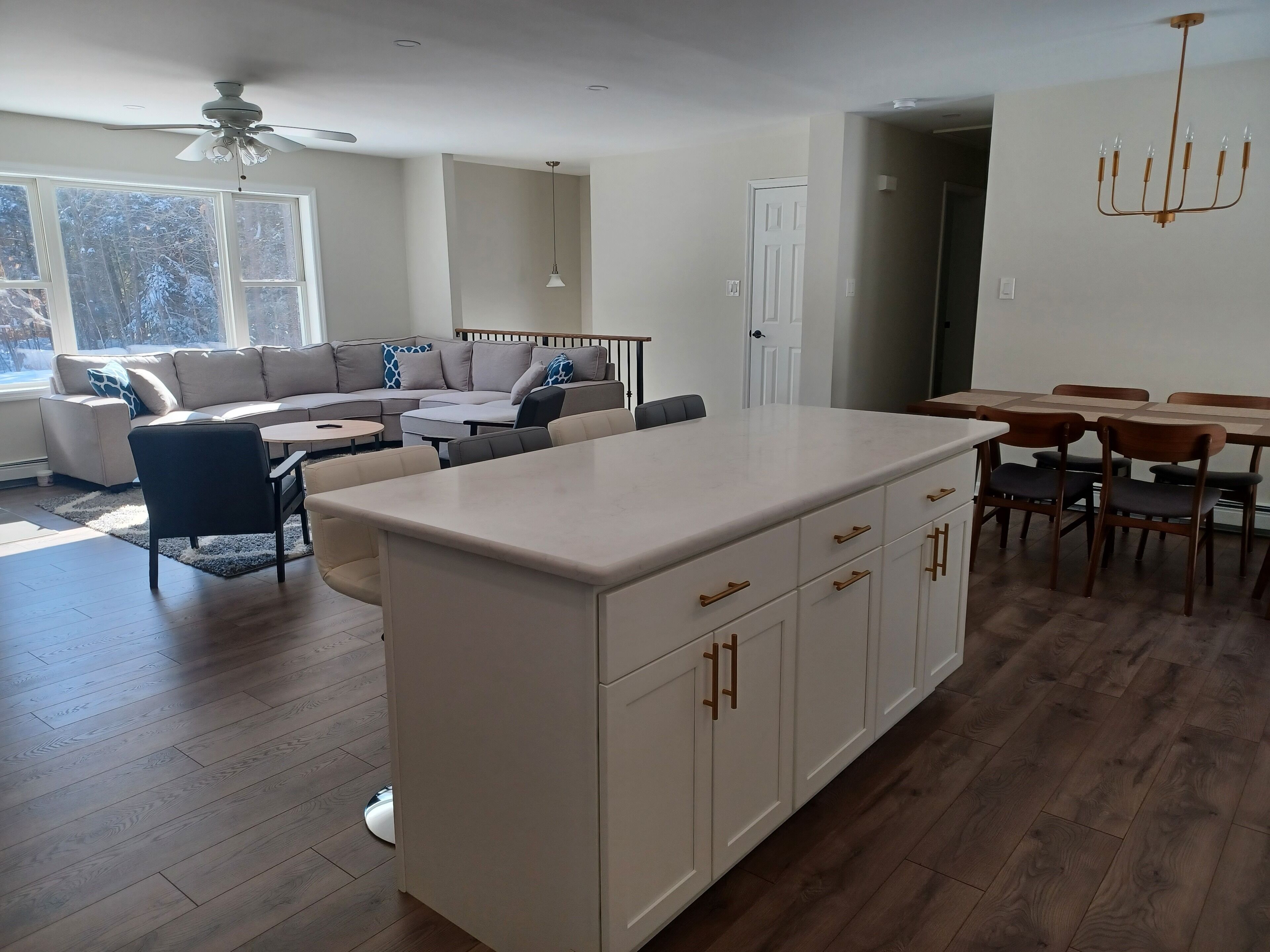 Cheerful residential home with lots of space