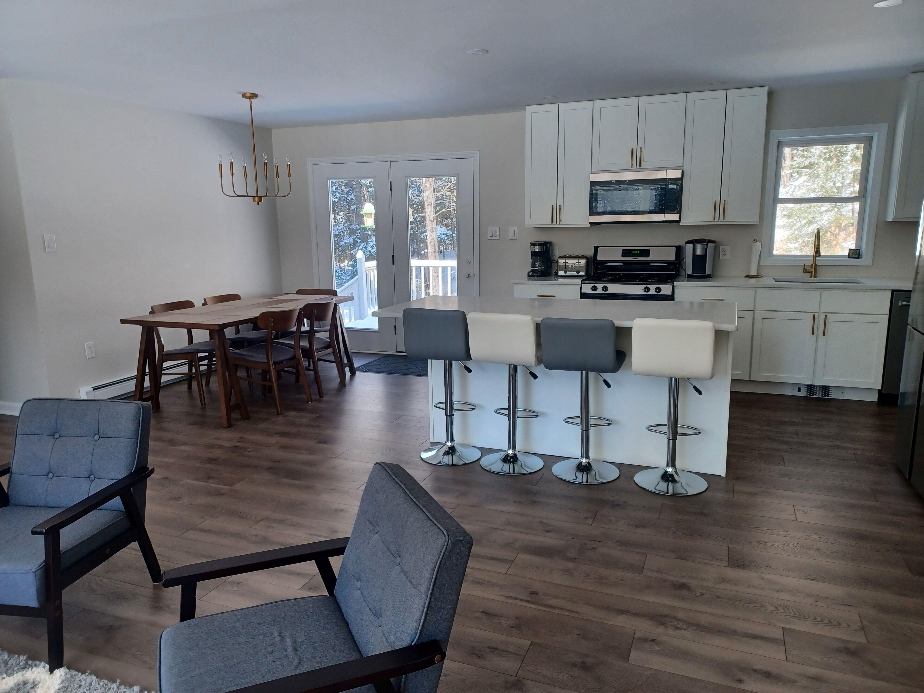 Cheerful residential home with lots of space