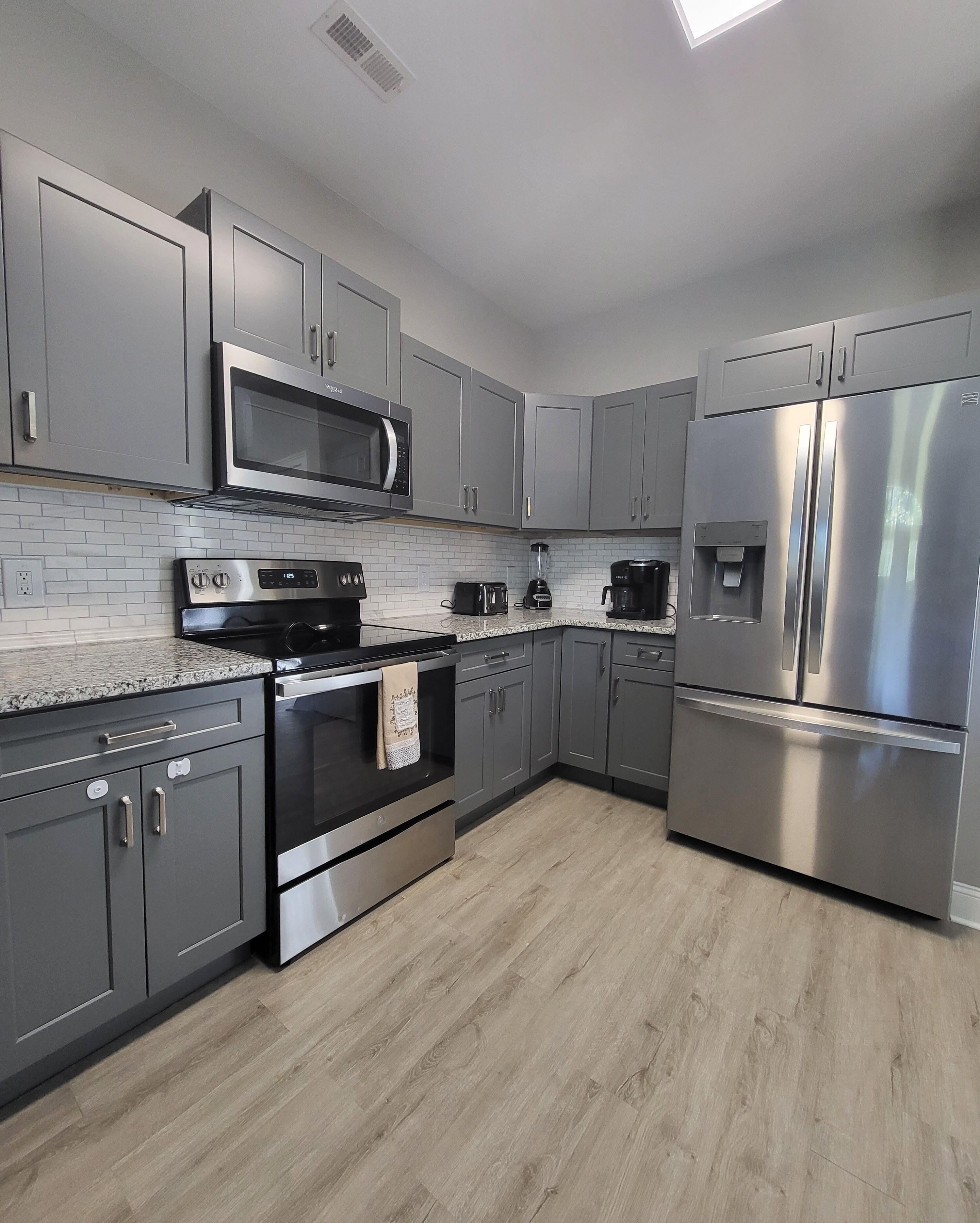 Single house- 5 minutes from the mall. Nice and quiet neighborhood