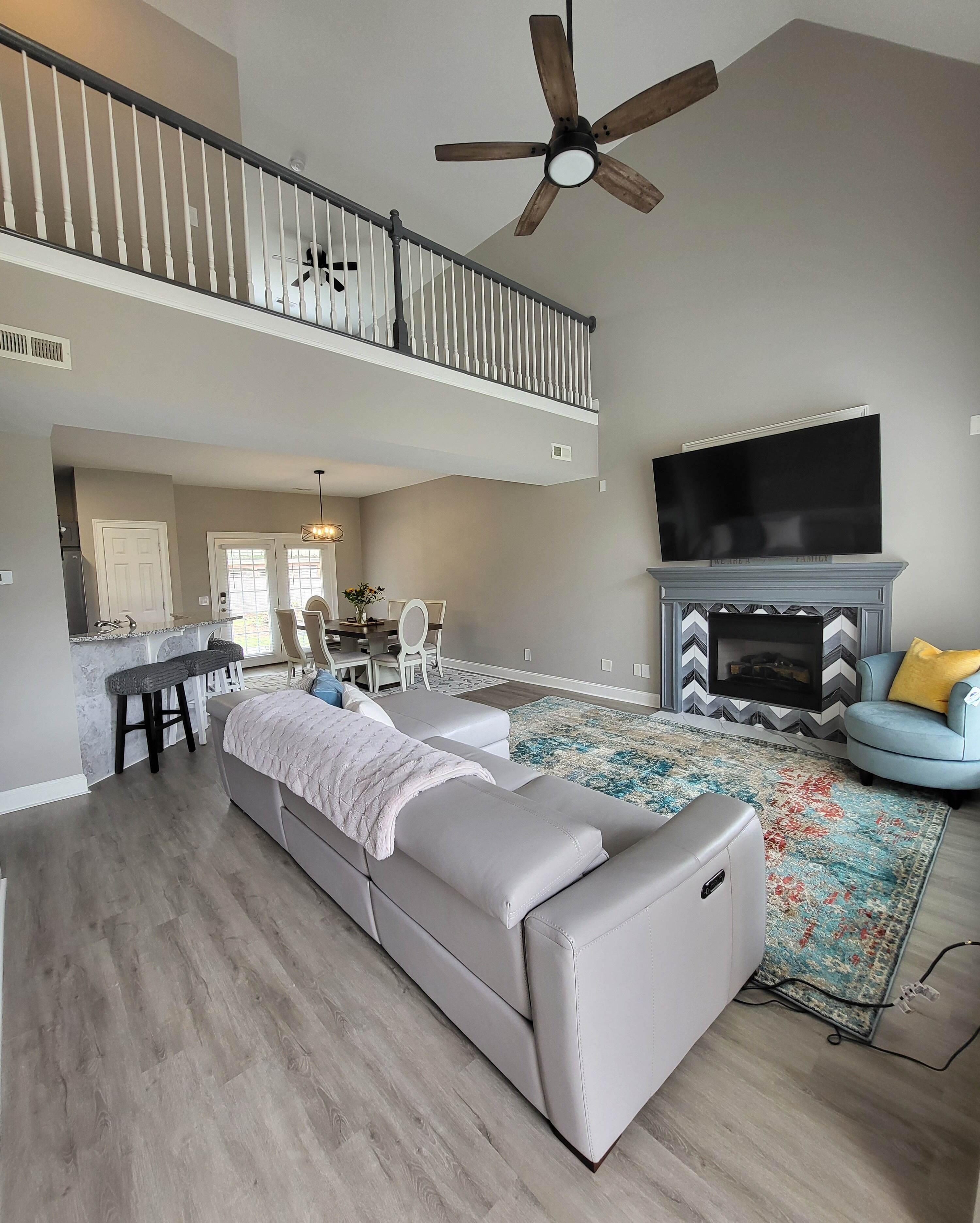 Single house- 5 minutes from the mall. Nice and quiet neighborhood