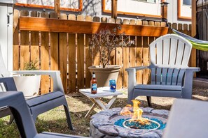 Property grounds - HOT TUB Firepit Pool Table Patio Downtown Denver (Denver)