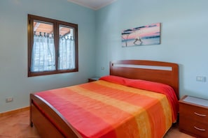 3 bedrooms, iron/ironing board, WiFi