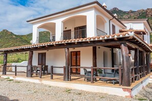 Exterior - Su Castangiu1, flat in villa with swimming pool and 5-a-side football pitch (tertenia)