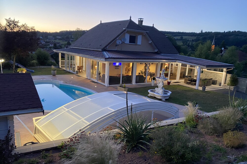 Magnificent villa with swimming pool in the heart of the Vosges