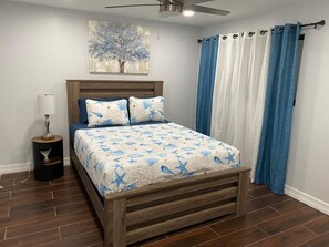 2 slaapkamers, een strijkplank/strijkijzer, gratis wifi, beddengoed