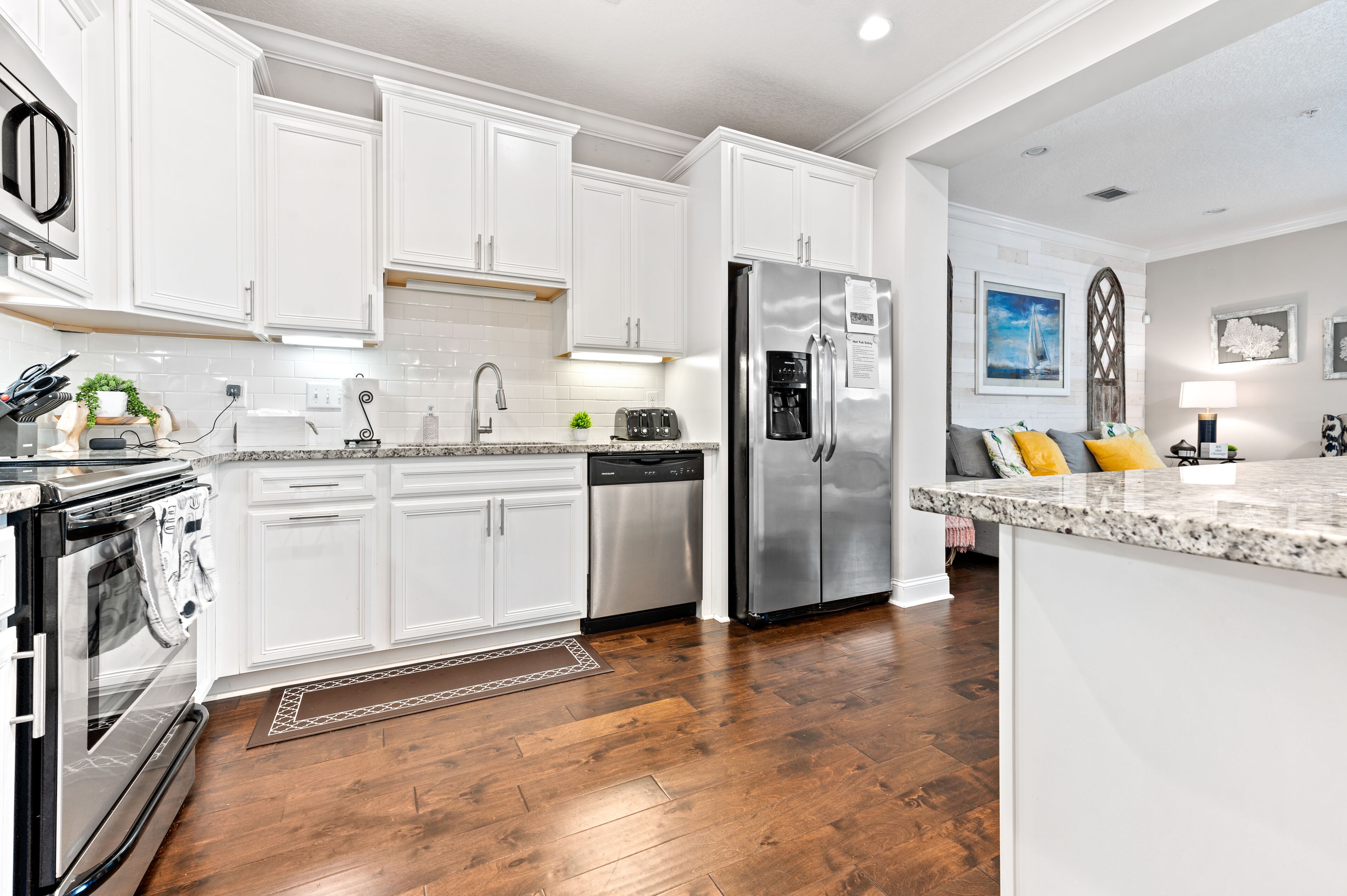 PRIVATE HOT TUB, Pacman, pool, 3 min to beach/downtown, boat drop/park, pets 👍 