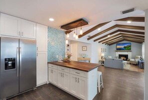 Interior - House has power ,Fast WIFI，Near Anna Maria beach (Bradenton)