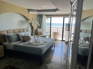 Een strijkplank/strijkijzer, gratis wifi, beddengoed