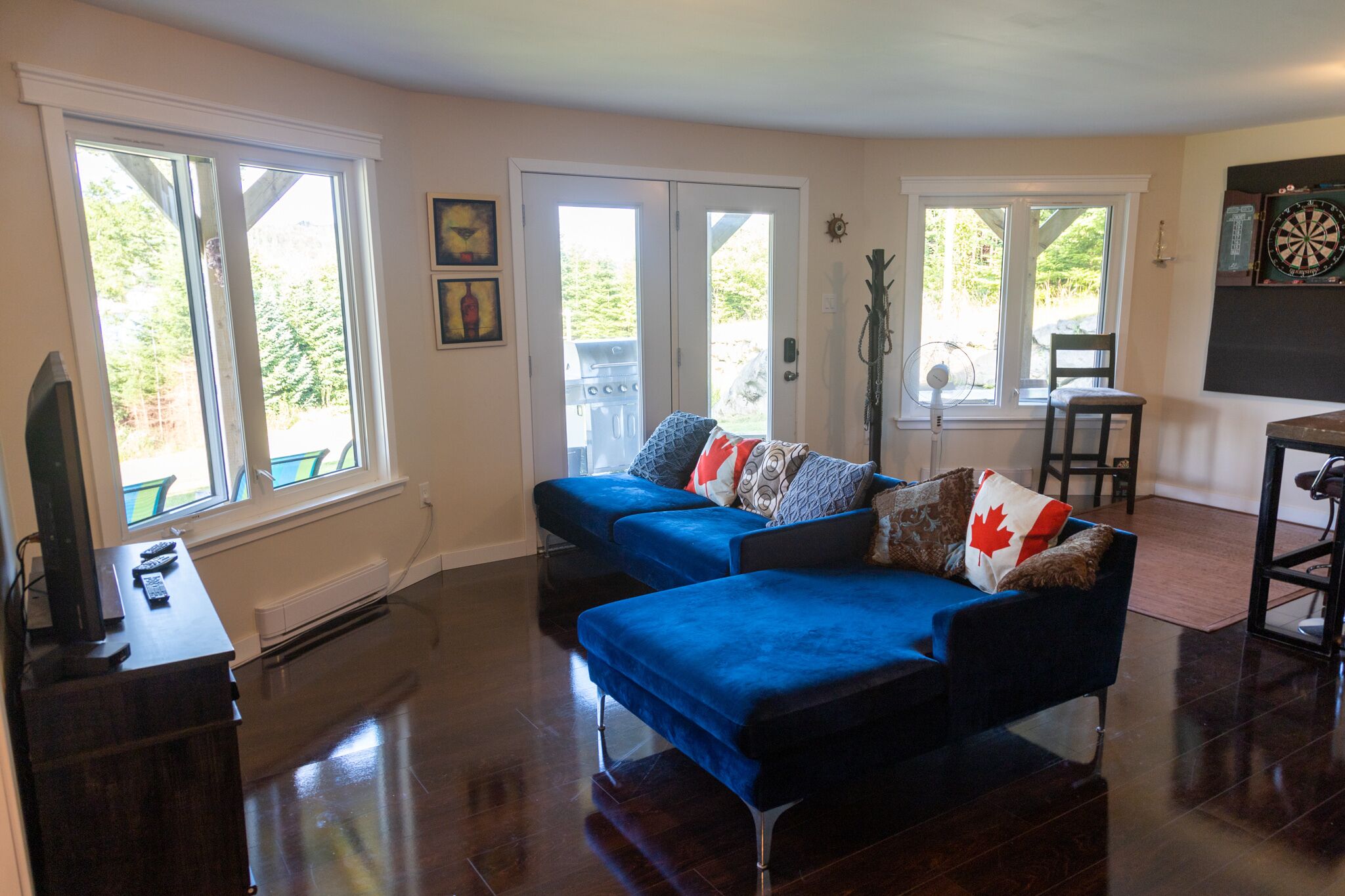 Smart-TV, peis, videospill og fotballspill