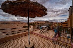 Outdoor dining - Maison chez ahmed panoramic view of the ait ben haddou ksar (Bouvet Island)