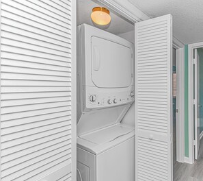 Interior - Updated Oceanview 3BR | OD North Myrtle Beach! (North Myrtle Beach)