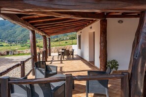 屋外ダイニングエリア