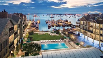 室内游泳池,室外游泳池