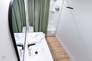 Badkar/dusch och handdukar