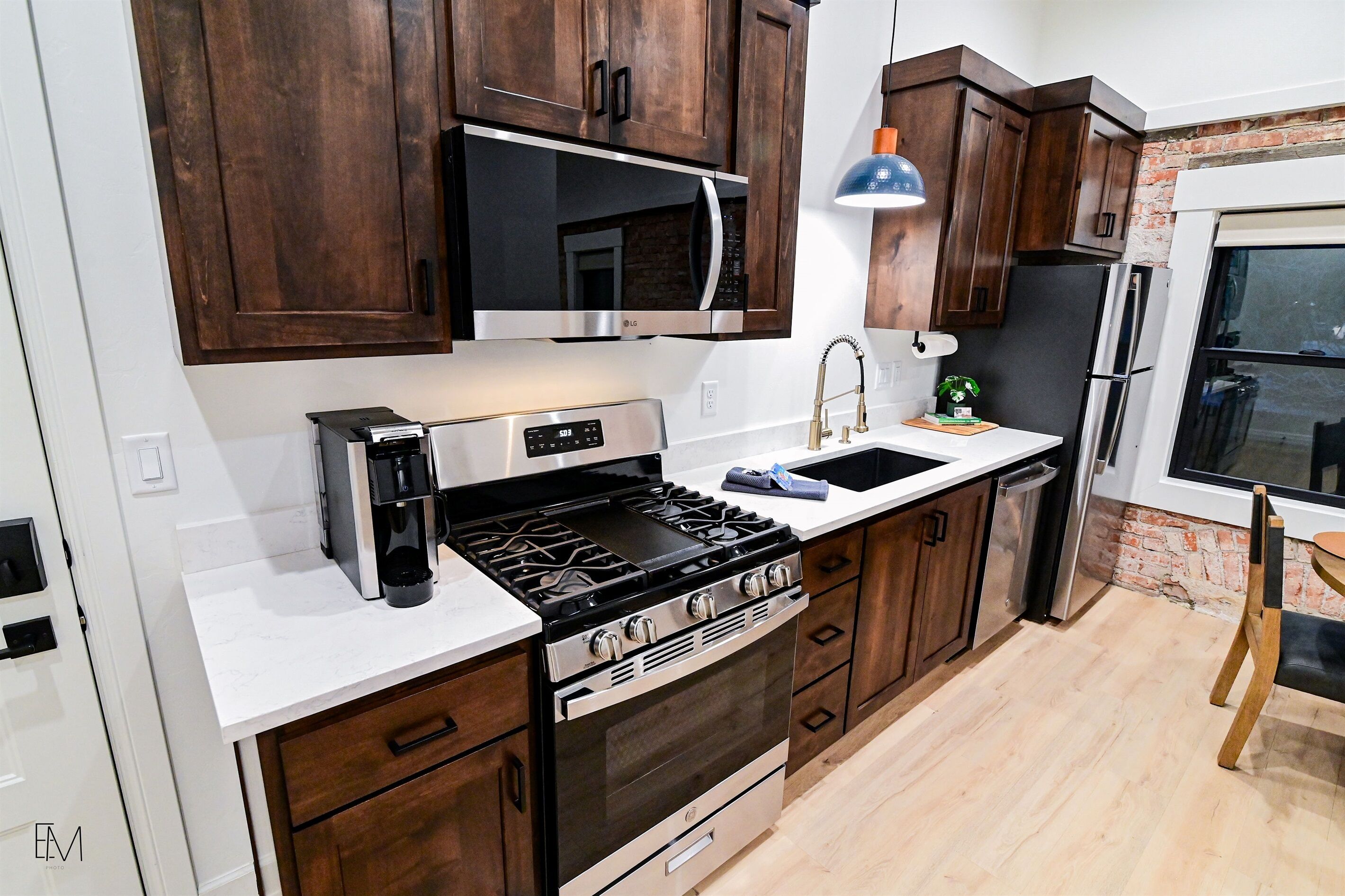 Refrigerador, microondas, horno, placa de cocina