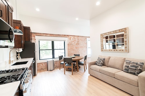 Sun Valley Theme: Suites of Lava #12