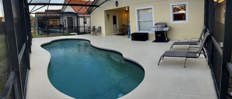 Outdoor pool, a heated pool
