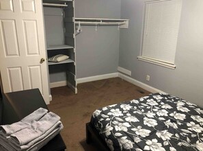 2 Schlafzimmer, Schreibtisch, Bügeleisen/Bügelbrett, kostenloses WLAN