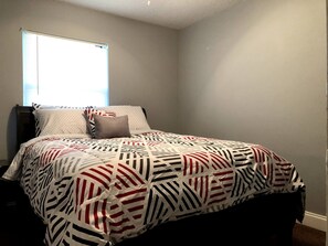 2 Schlafzimmer, Schreibtisch, Bügeleisen/Bügelbrett, kostenloses WLAN