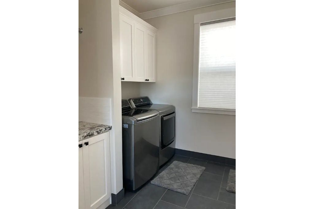 Close to San Francisco, Quiet family home with views!