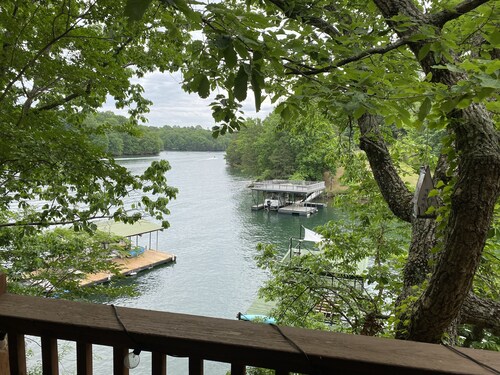 Cozy Cottage on the Lake