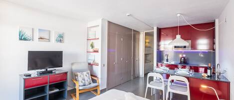 1 bedroom, iron/ironing board, free WiFi