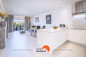 Fridge, microwave, oven, stovetop - #079 T1 Vale Mangude by Home Holidays (Albufeira)