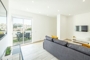 TV - #074 Casa dos Arcos by Home Holidays (Albufeira)