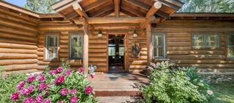 Rustic Elegance, Quiet, 20 min from Town or Teton Village. Sleeps 9.