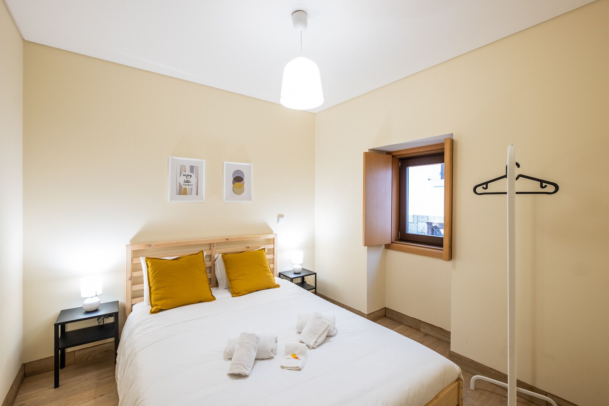 3 habitaciones, tabla de planchar con plancha y wifi gratis 