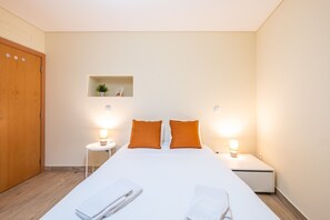 3 chambres, fer et planche à repasser, Wi-Fi gratuit