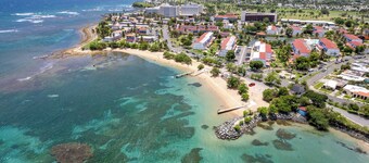 AQUA Ville Moderna 5 · Bright 3BR Haven Near Beach