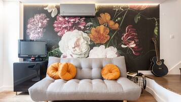 Deluxe Apartment | Living area