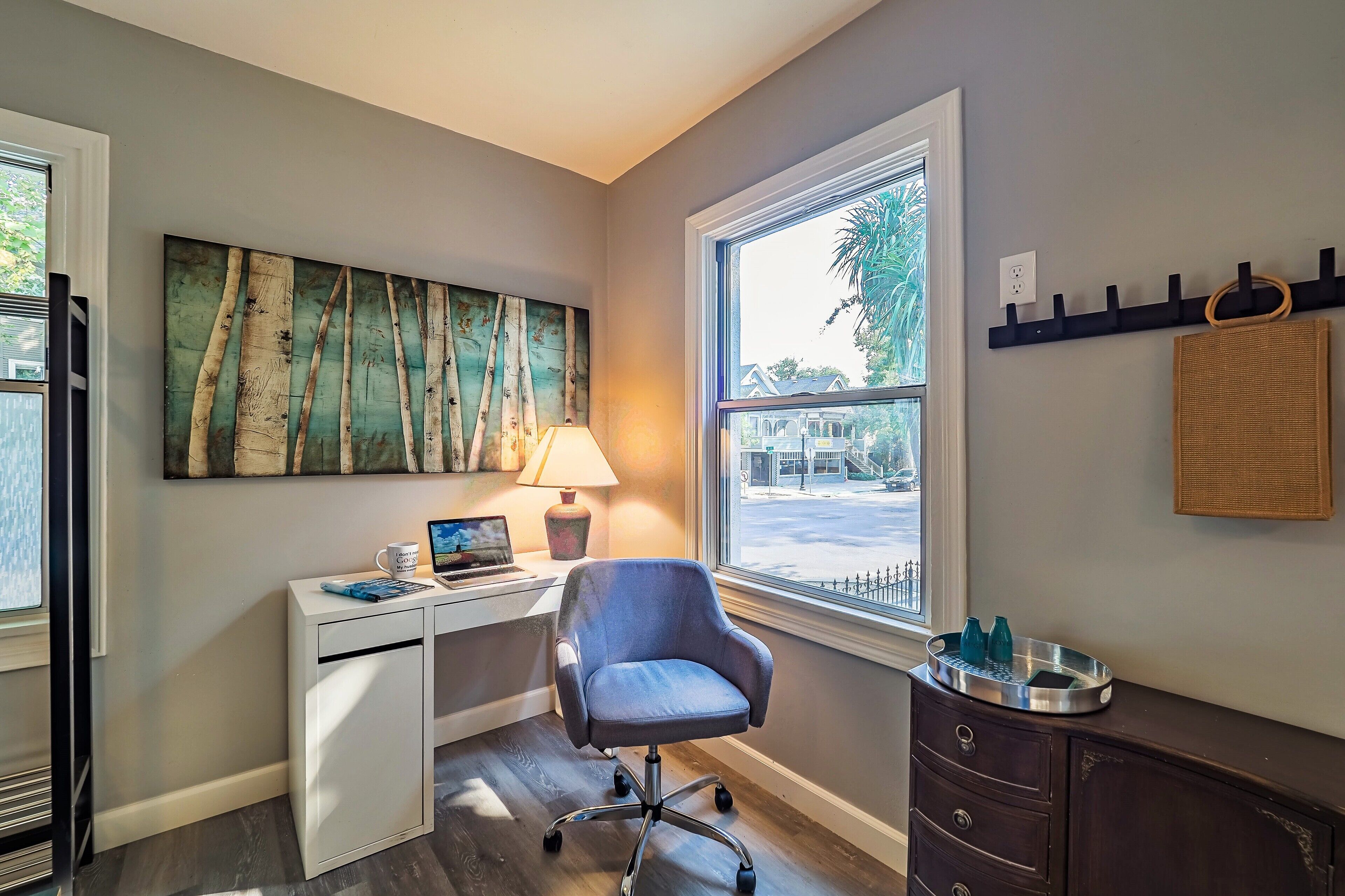 Cozy Midtown Apt Sac | 96 Walkscore!