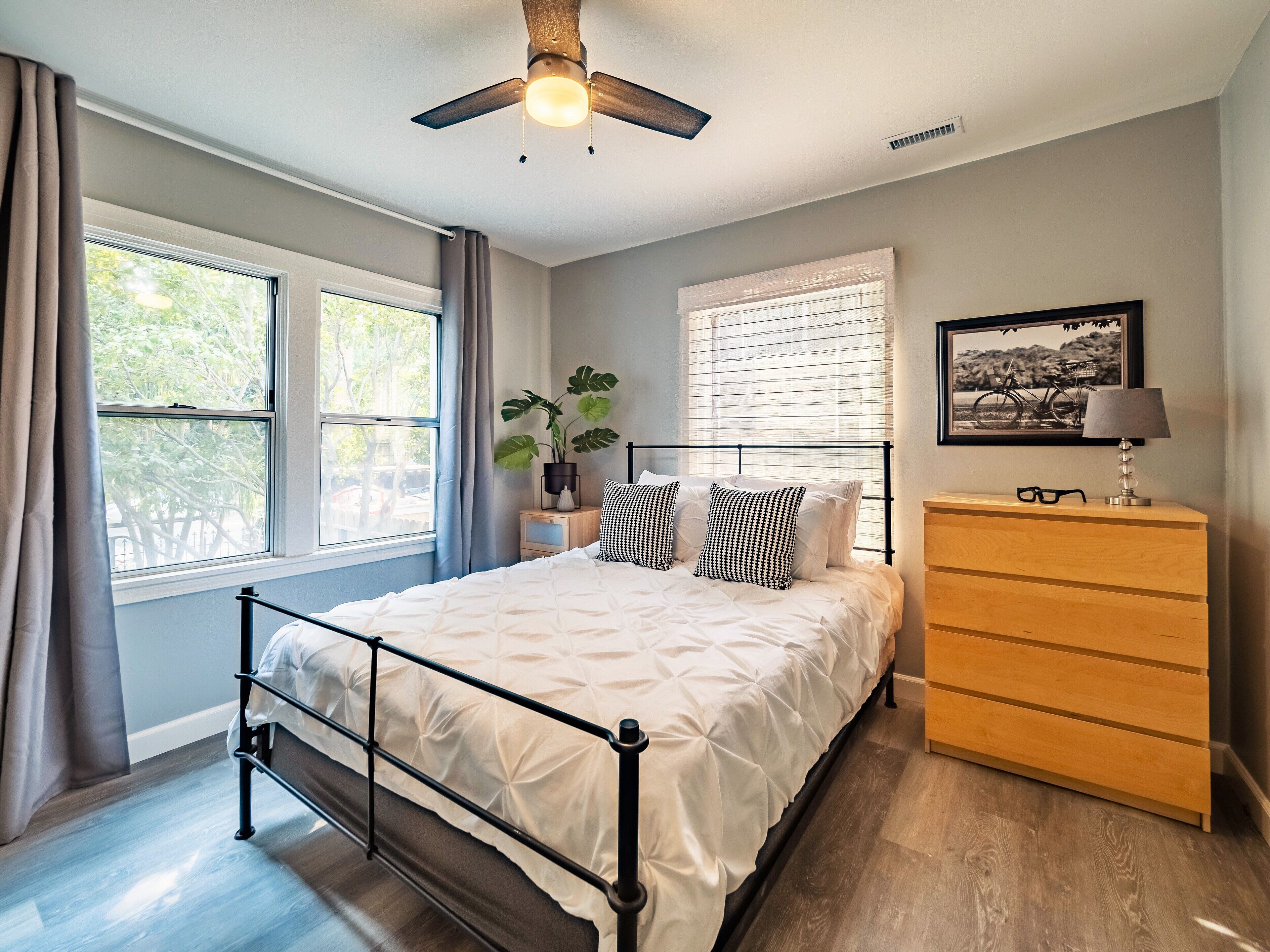 Cozy Midtown Apt Sac | 96 Walkscore!