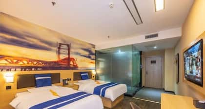 Kaida Light Hotel (Lanzhou West High-speed Railway Station Tumendun Subway Station)